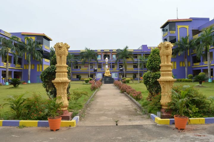 https://cache.careers360.mobi/media/colleges/social-media/media-gallery/4057/2020/11/9/Campus-View of Kakinada Institute of Technological Sciences Ramachandrapuram_Campus-View.png